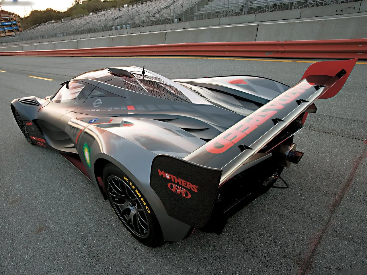 Mazda Furai Concept (2008) – zadní tříčtvrteční pohled