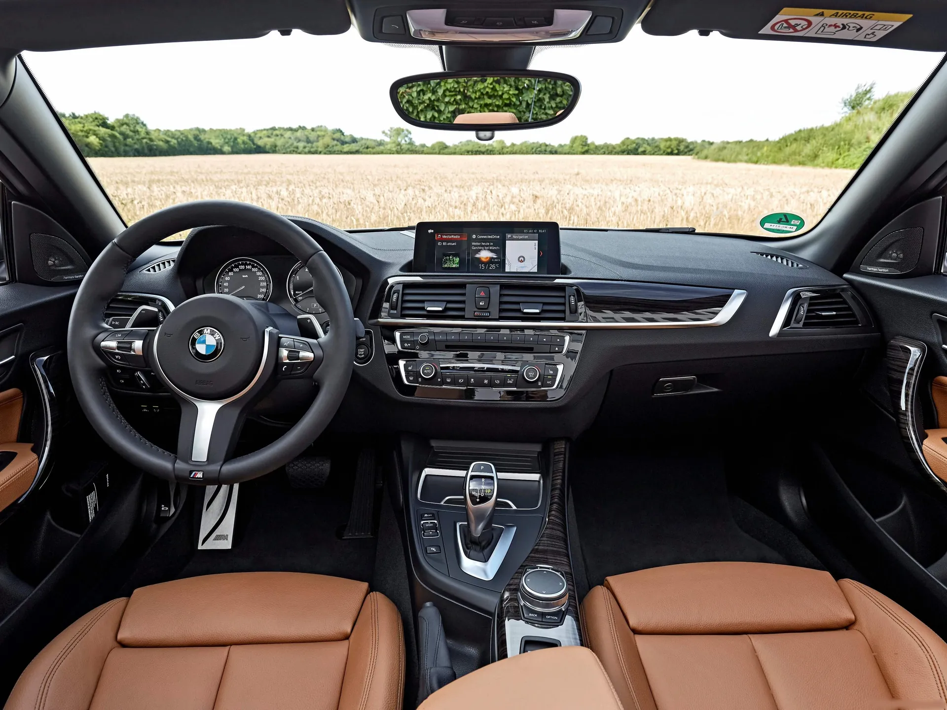 BMW 2-Series Convertible (2018) - Interior