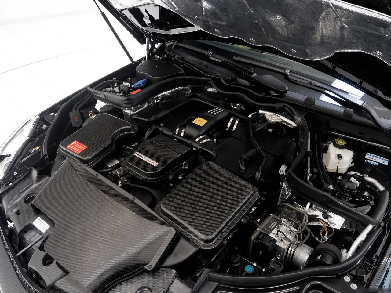 Brabus E V12 Coupe (2010) – motorový prostor