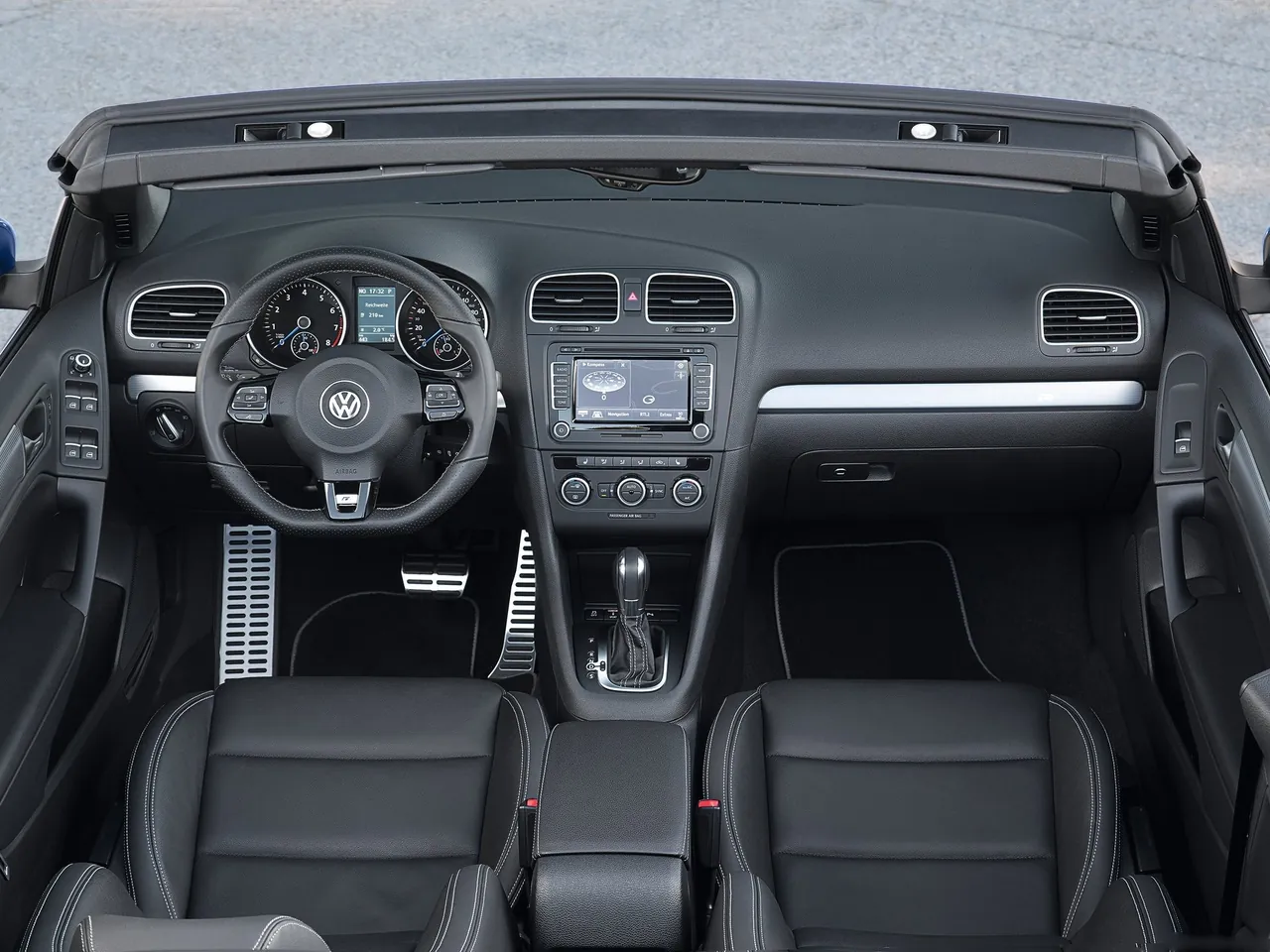 Volkswagen Golf R Cabriolet (2014) – interiér