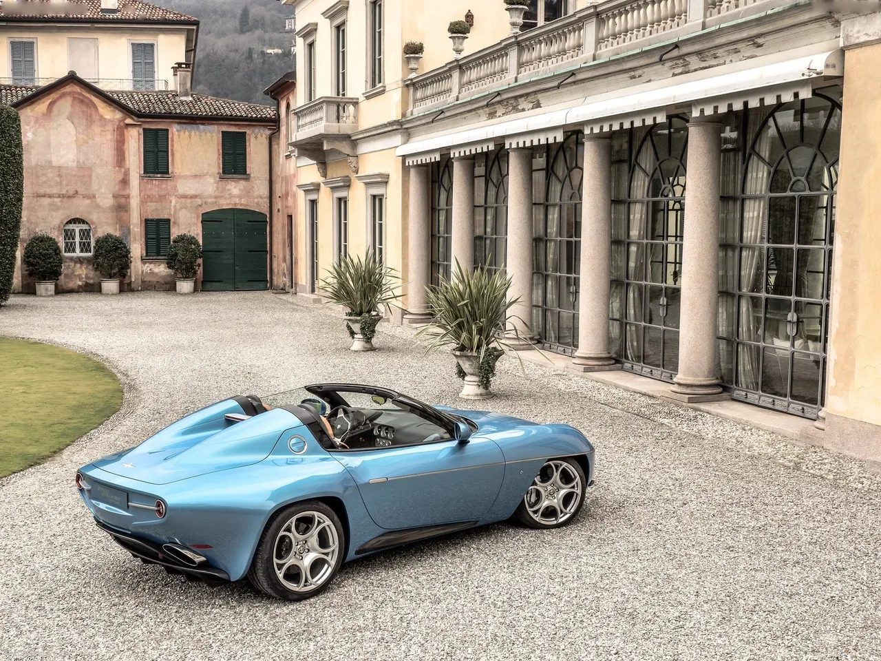 Alfa Romeo Disco Volante Spyder Touring (2016) - Rear Three-Quarter