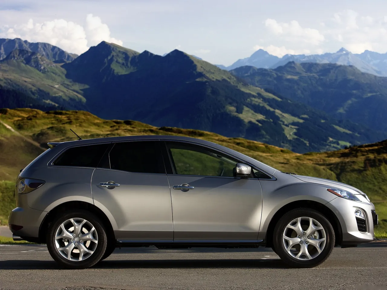 Mazda CX-7 (2010) – boční profil
