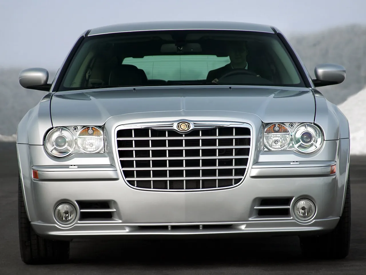 Chrysler 300C SRT8 Touring (2006) – zepředu