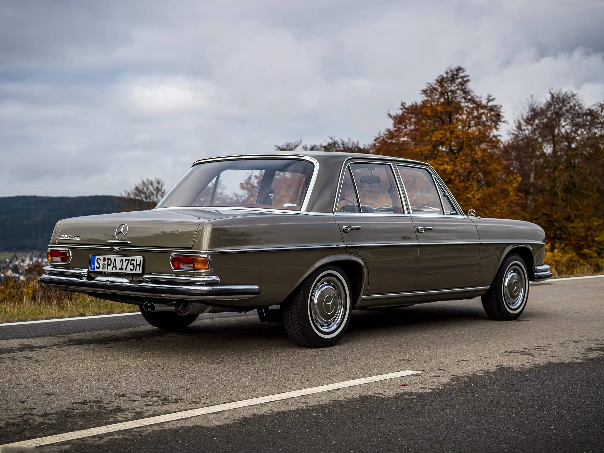 Mercedes-Benz 250 SE W108 (1965) - Rear Three-Quarter