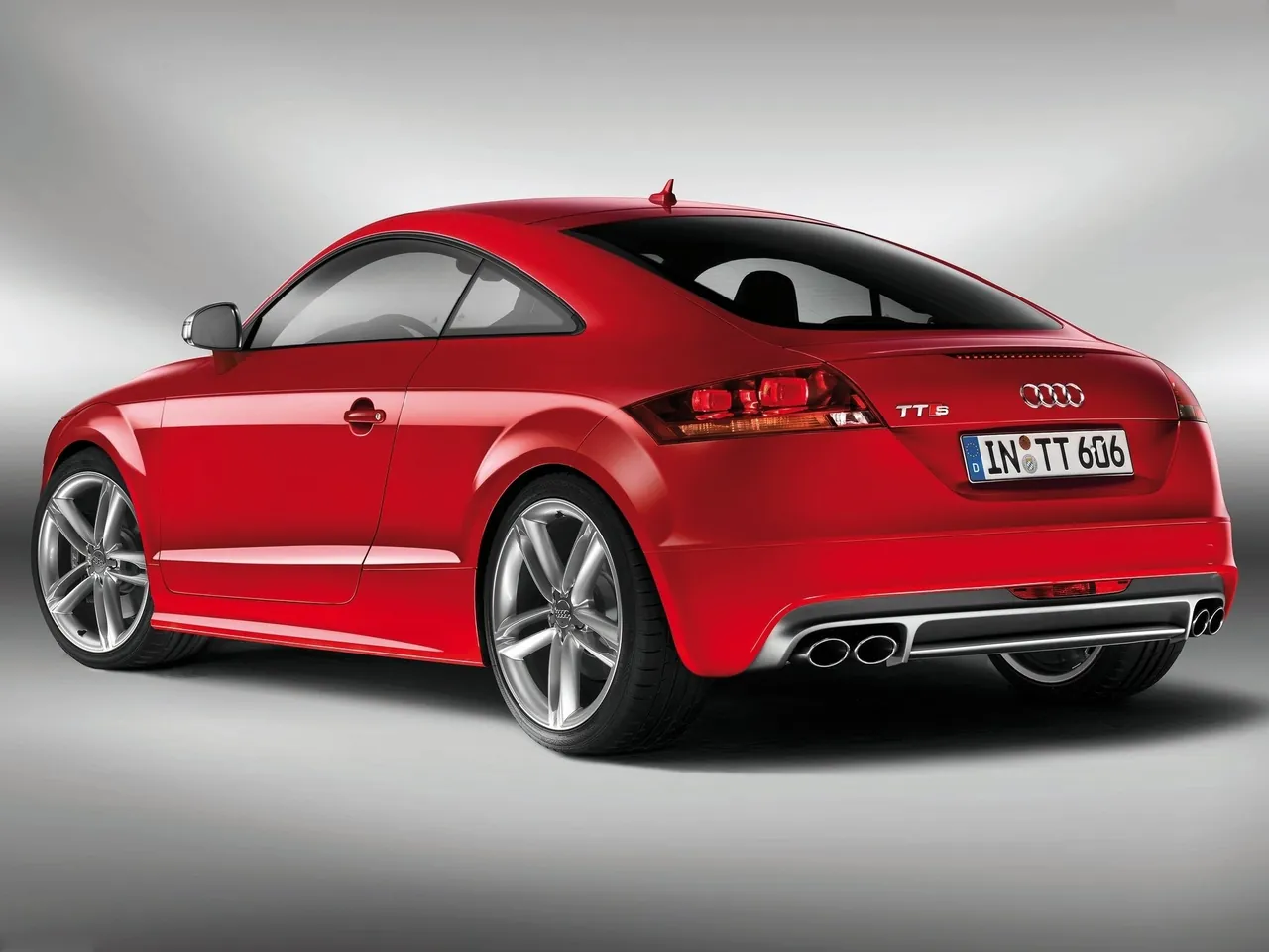 Audi TTS Coupe (2009) – zadní tříčtvrteční pohled