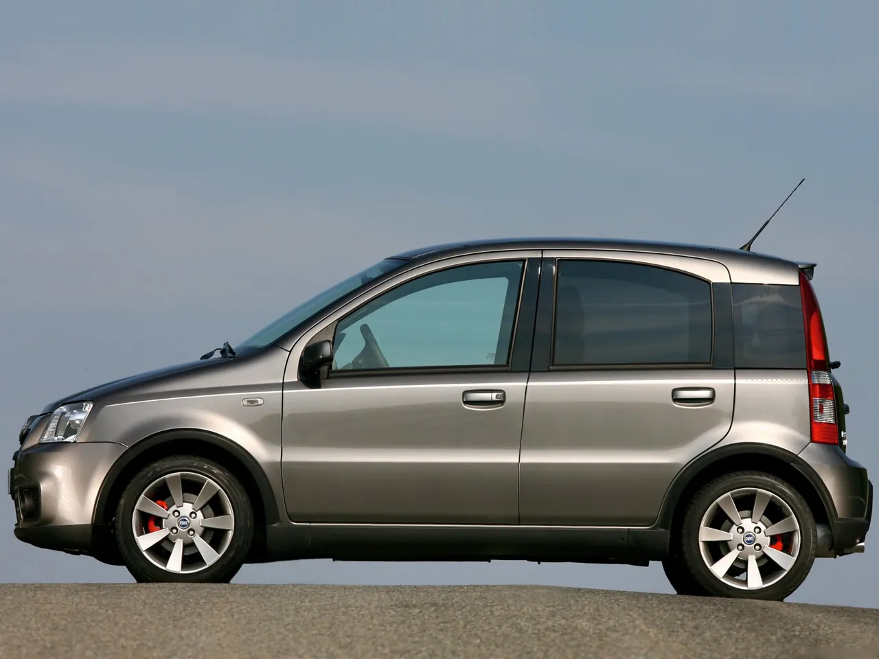 Fiat Panda 100HP (2007) – boční profil