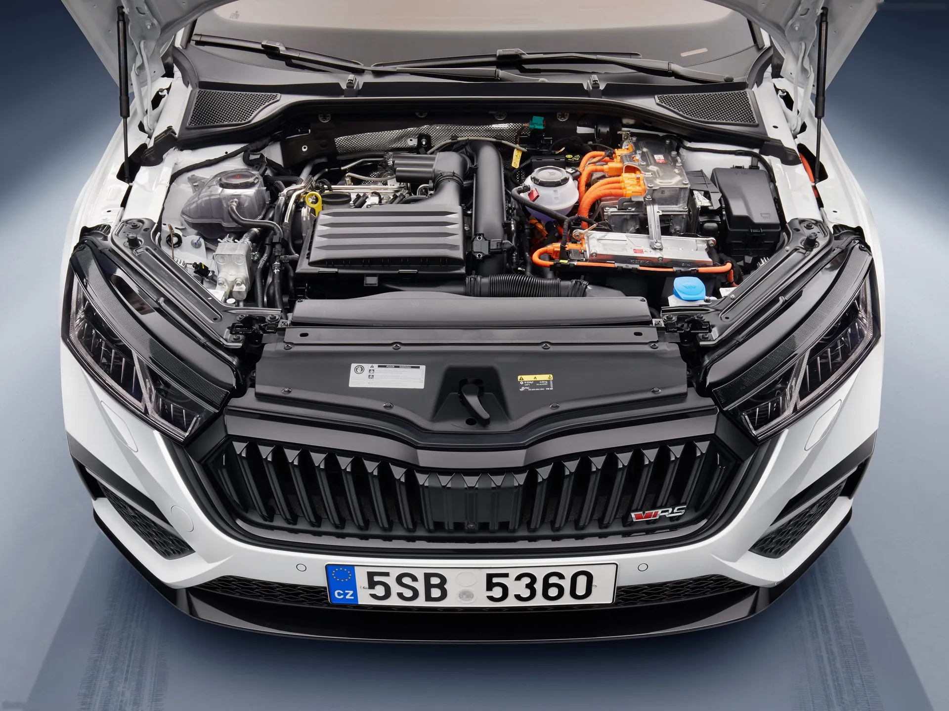 Skoda Octavia RS iV (2020) – motorový prostor