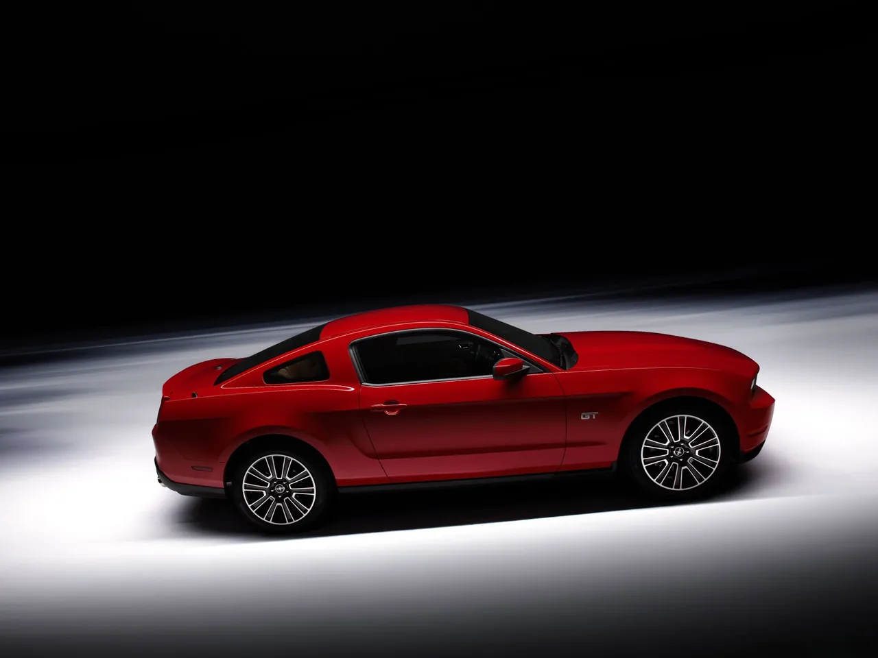 Ford Mustang (2010) – boční profil