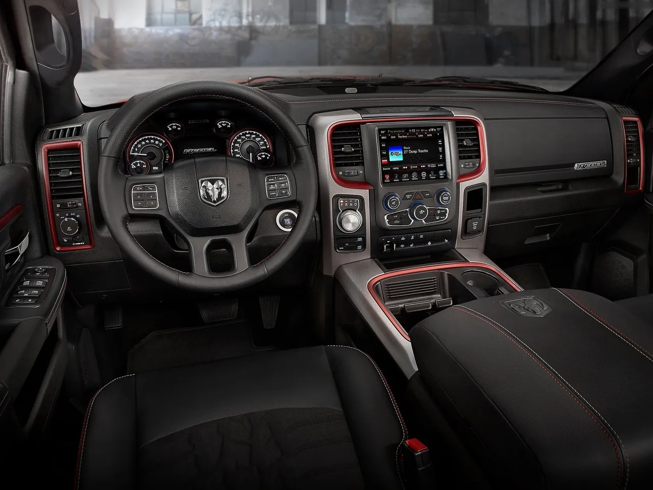 Ram 1500 Rebel (2015) – interiér