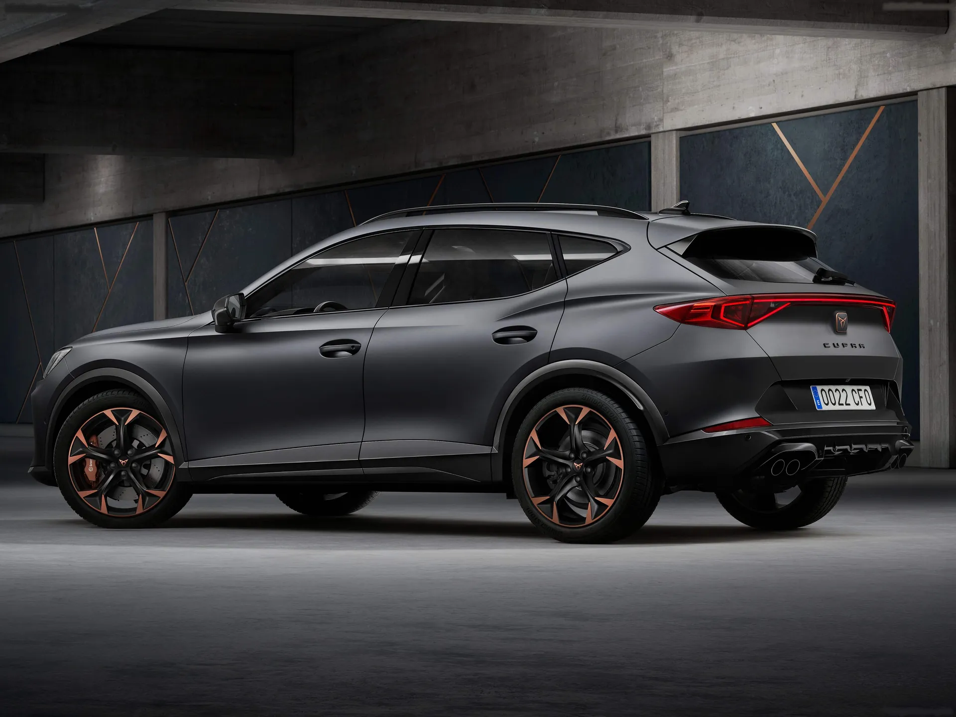 Cupra Formentor (2021) – zadní tříčtvrteční pohled