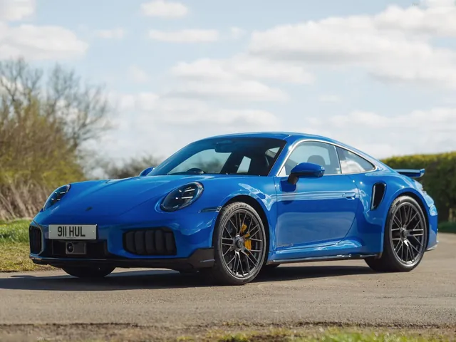 Porsche 911 Turbo S [UK] (2026)