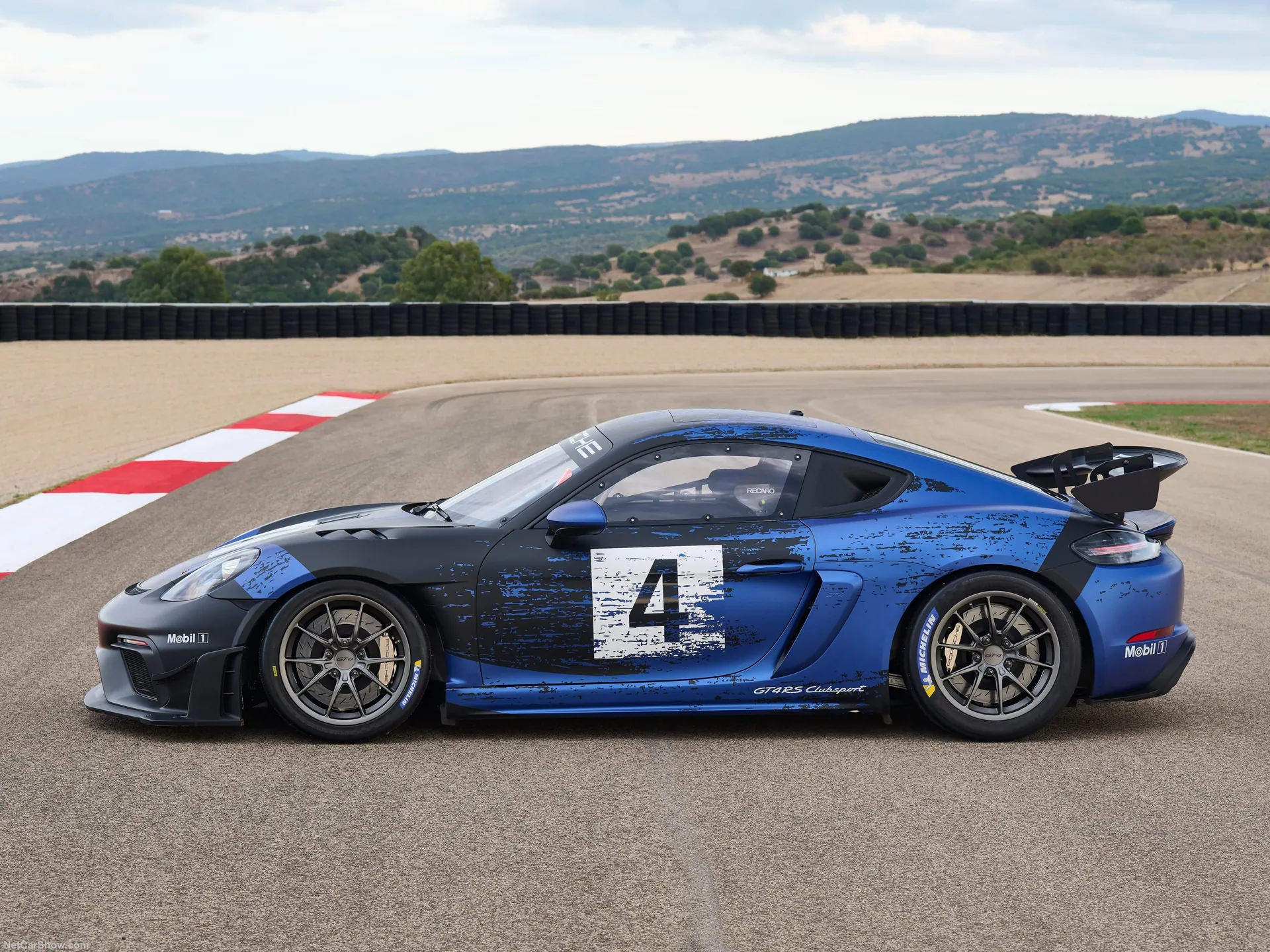 Porsche 718 Cayman GT4 RS Clubsport (2022) - Side Profile