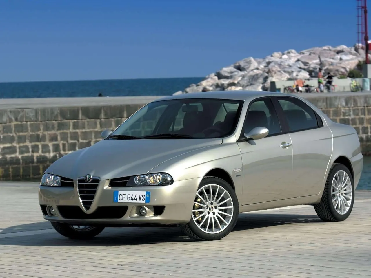 Alfa Romeo 156 2.4 JTD (2003) – přední tříčtvrteční pohled