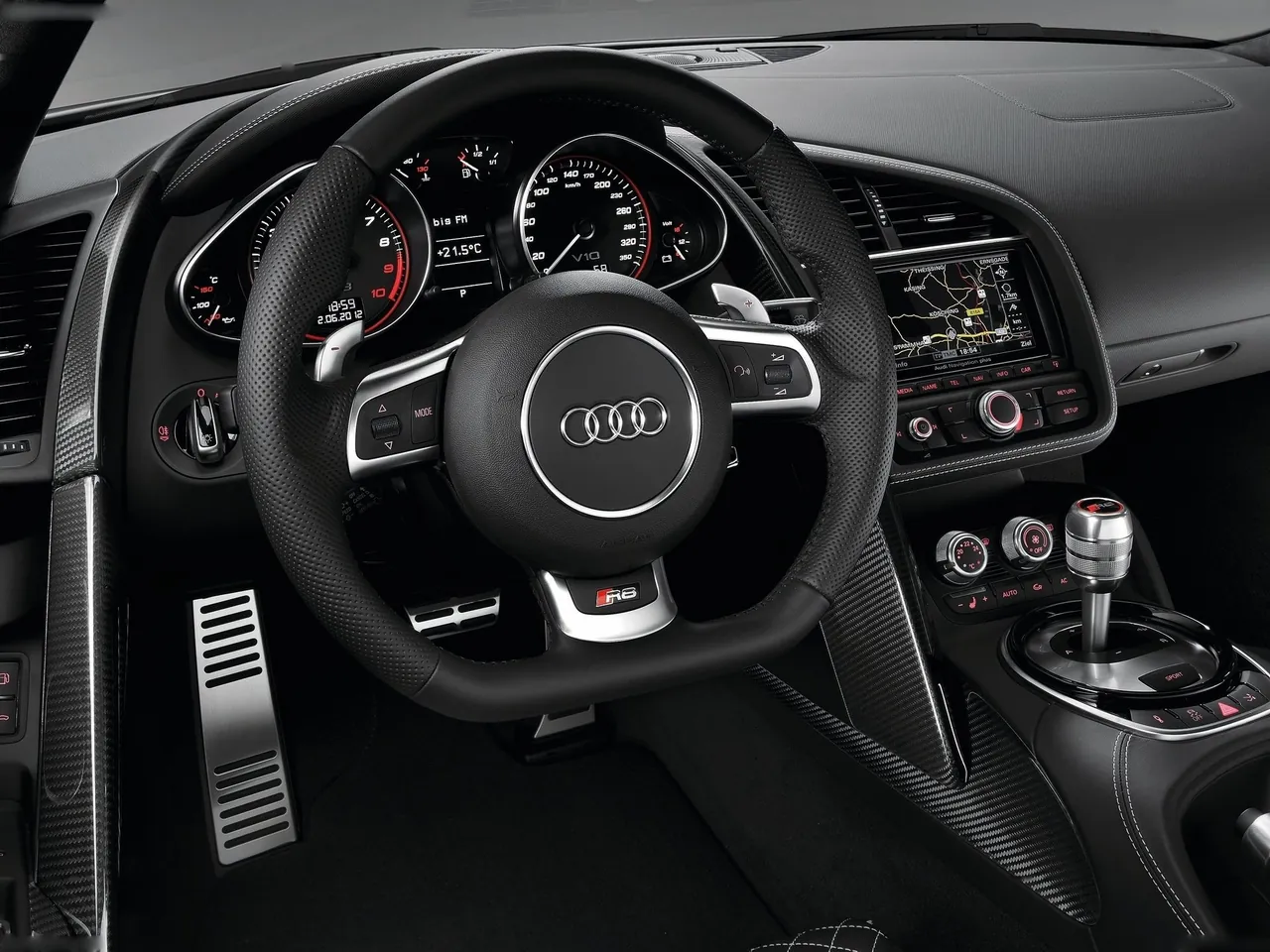 Audi R8 V10 (2013) – interiér