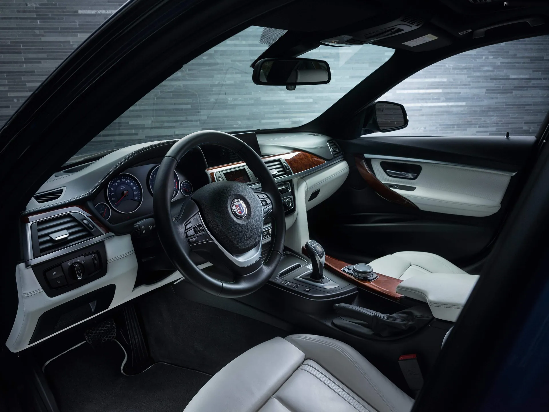 Alpina BMW D3 Bi-Turbo (2018) – interiér