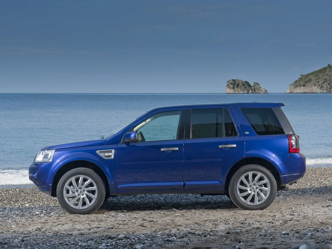 Land Rover Freelander 2 (2011) - Side Profile