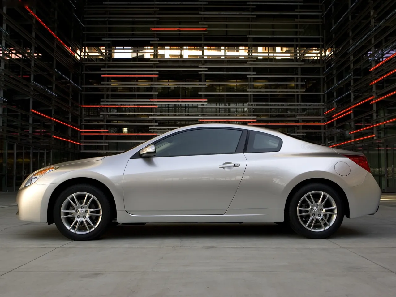 Nissan Altima Coupe (2008) – boční profil