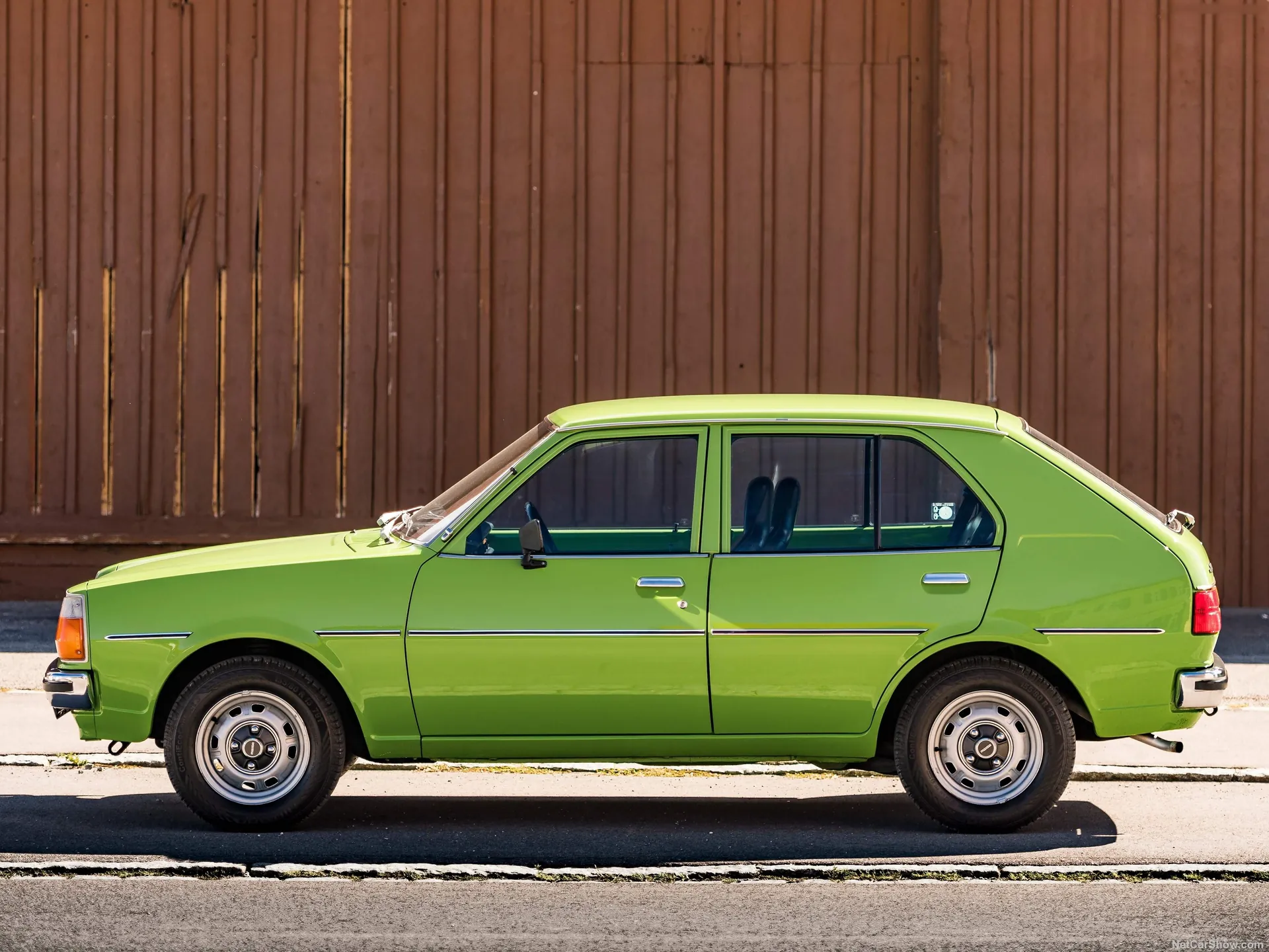 Mazda 323 (1979) – boční profil