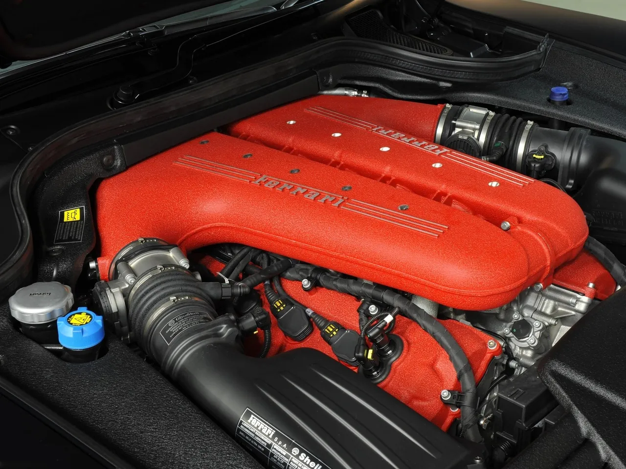 Ferrari 599 GTO (2011) – motorový prostor