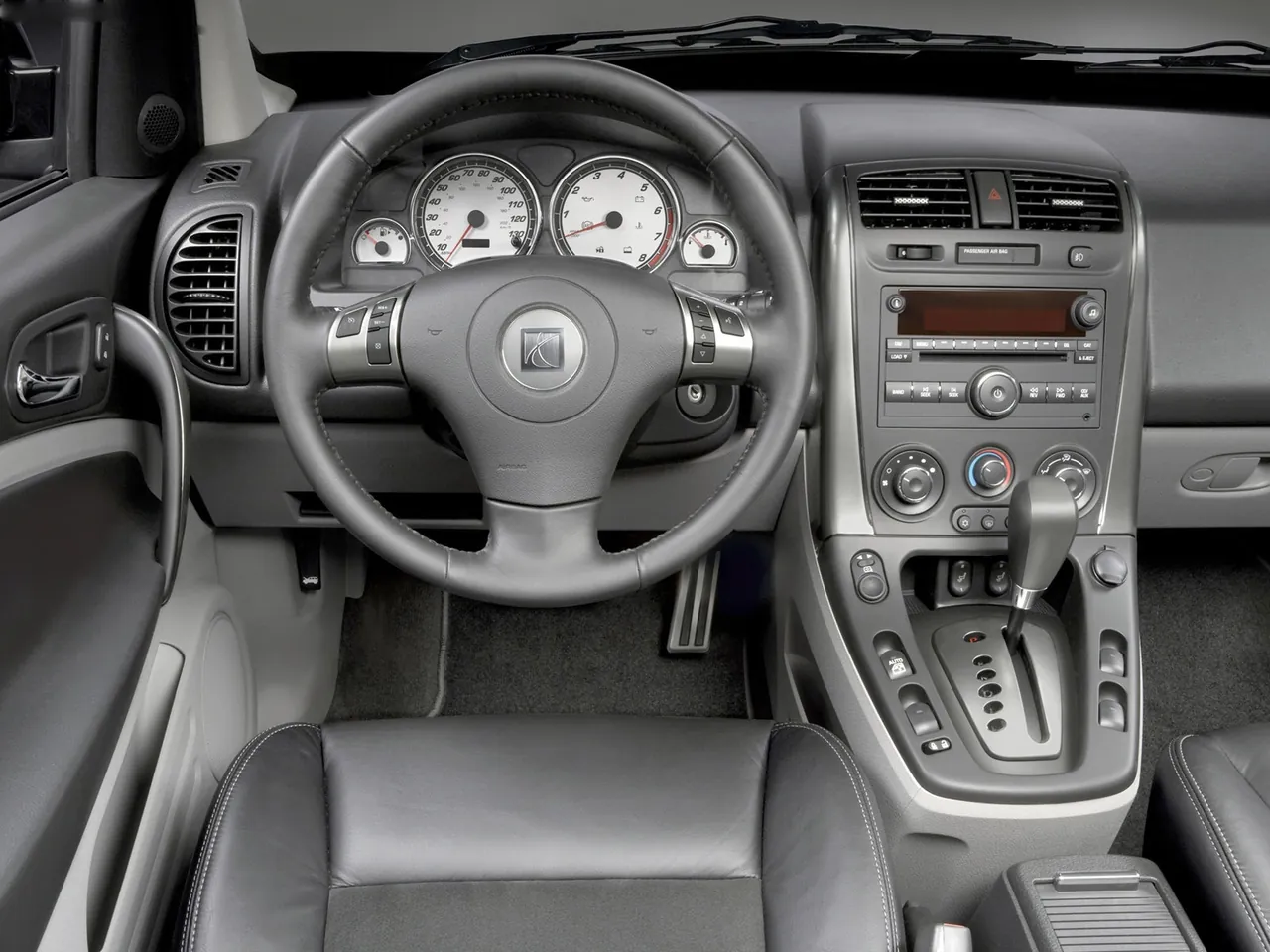 Saturn Vue Red Line (2006) – interiér
