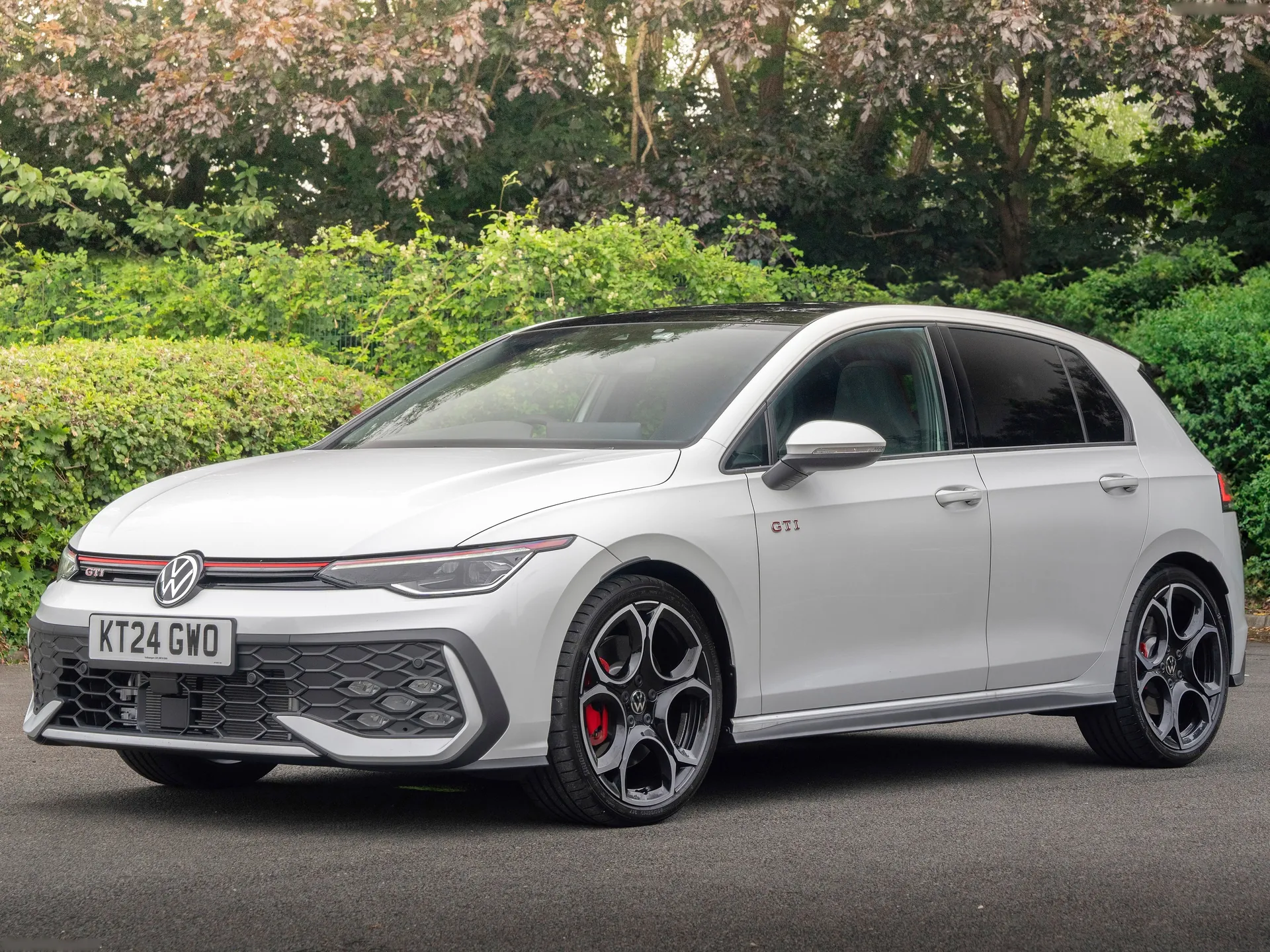 Volkswagen Golf GTI [UK] (2025)