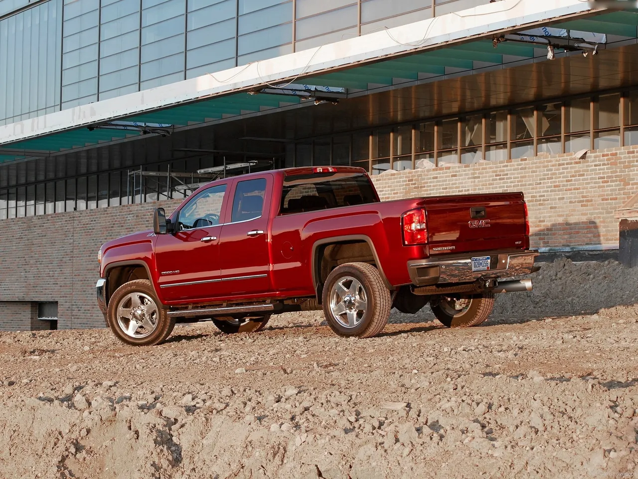 GMC Sierra HD (2015) – zadní tříčtvrteční pohled