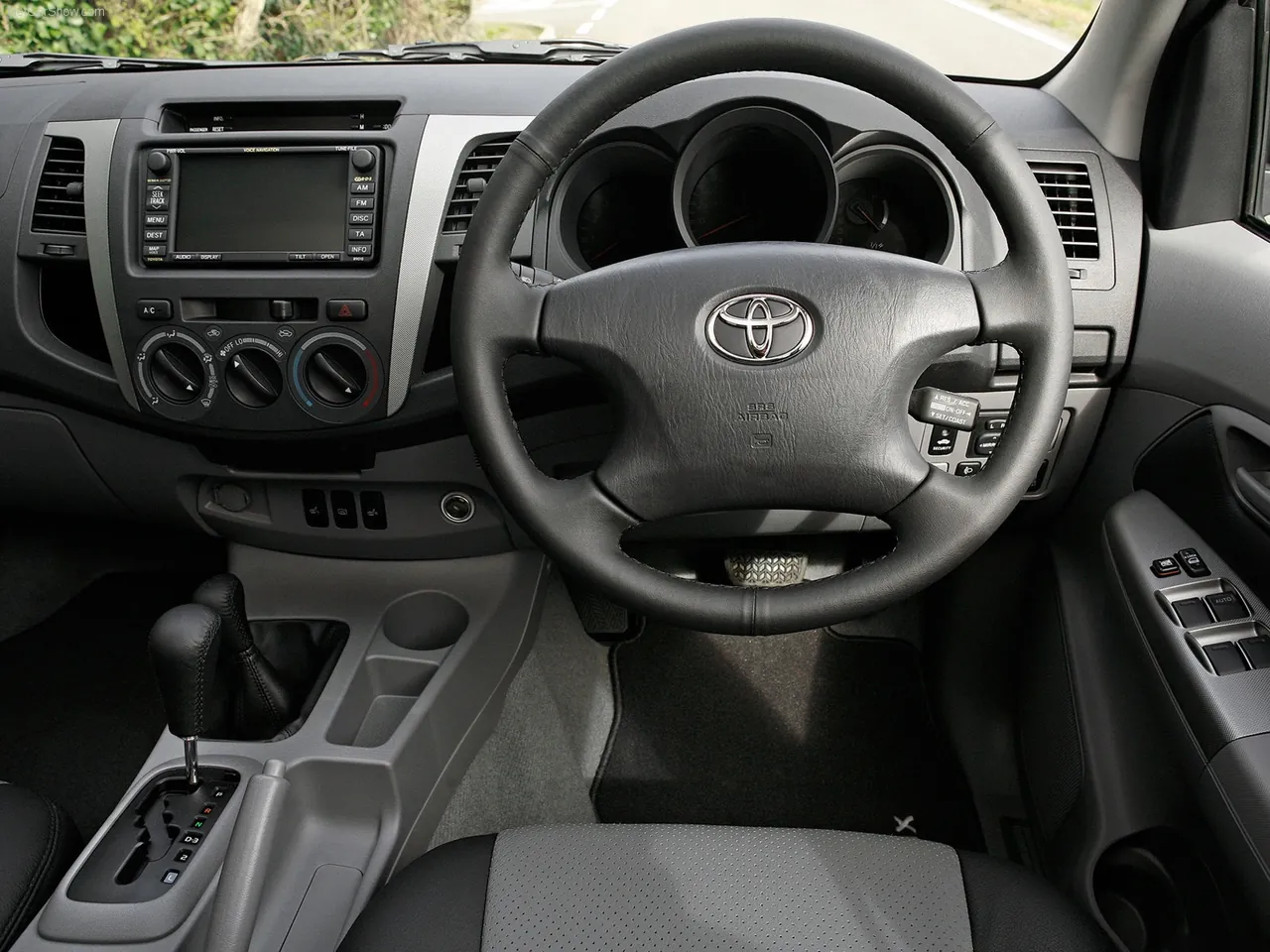 Toyota Hilux High Power (2009) – interiér
