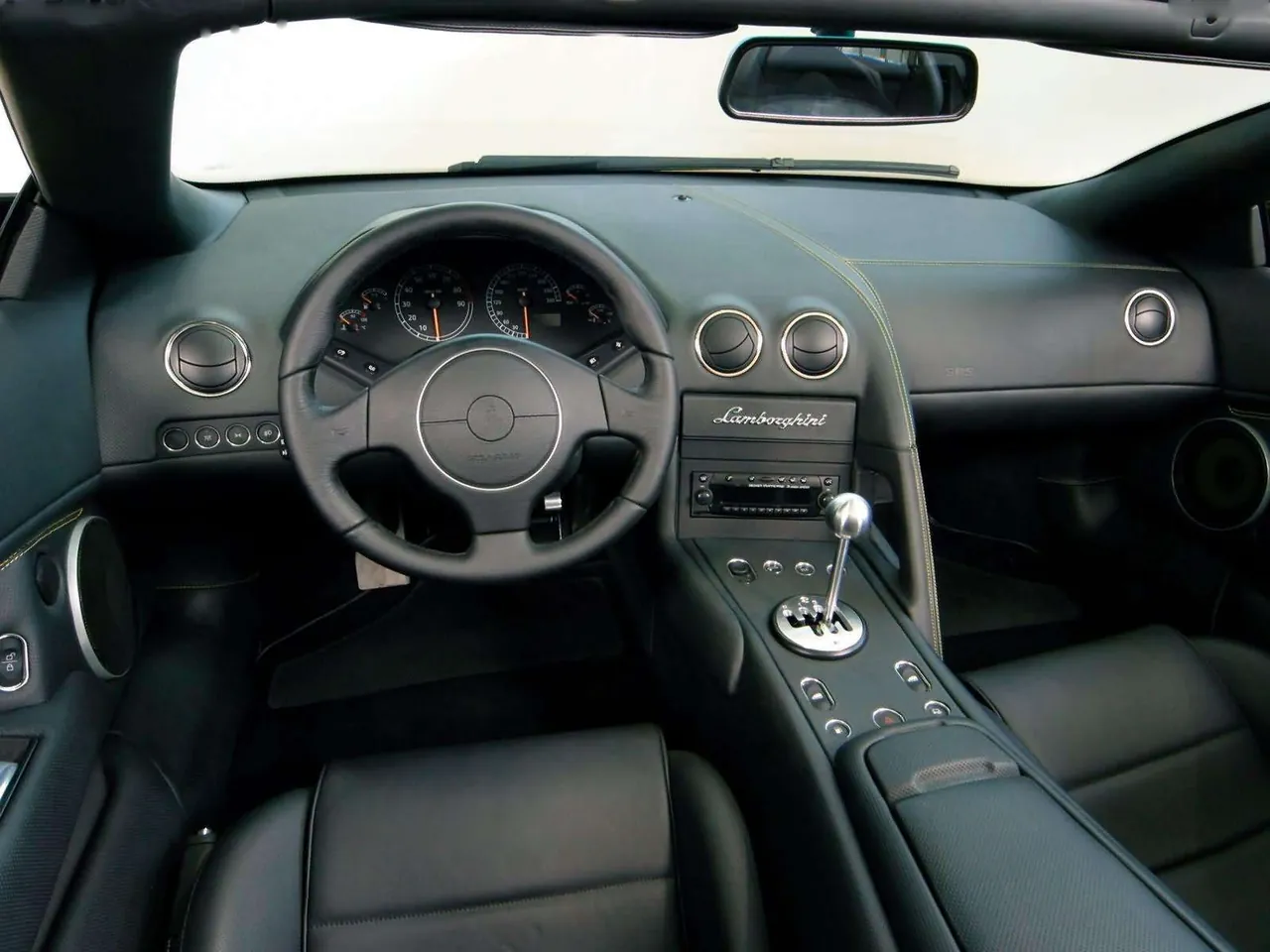 Lamborghini Murcielago Roadster (2004) – interiér