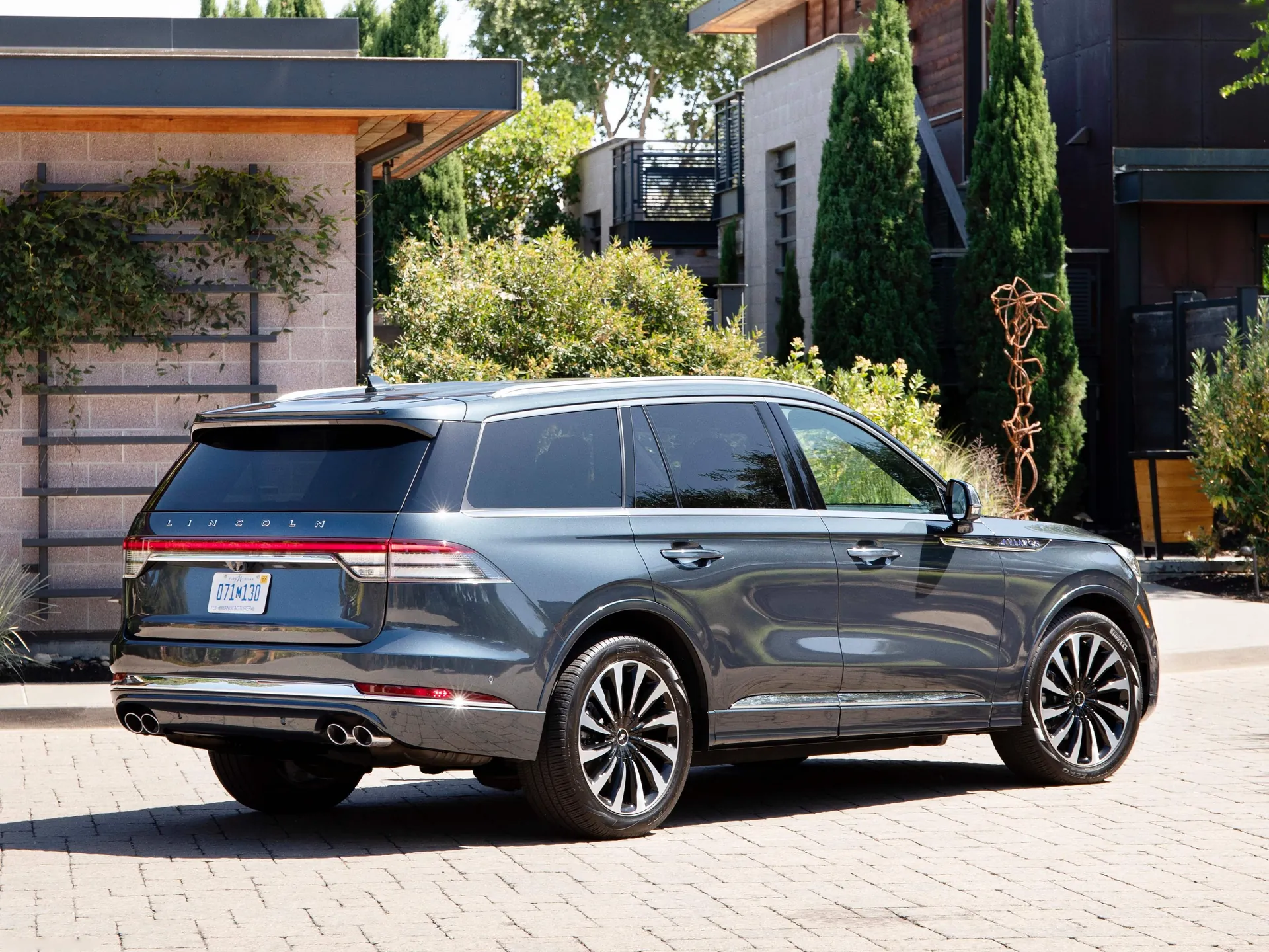 Lincoln Aviator (2020) – zadní tříčtvrteční pohled