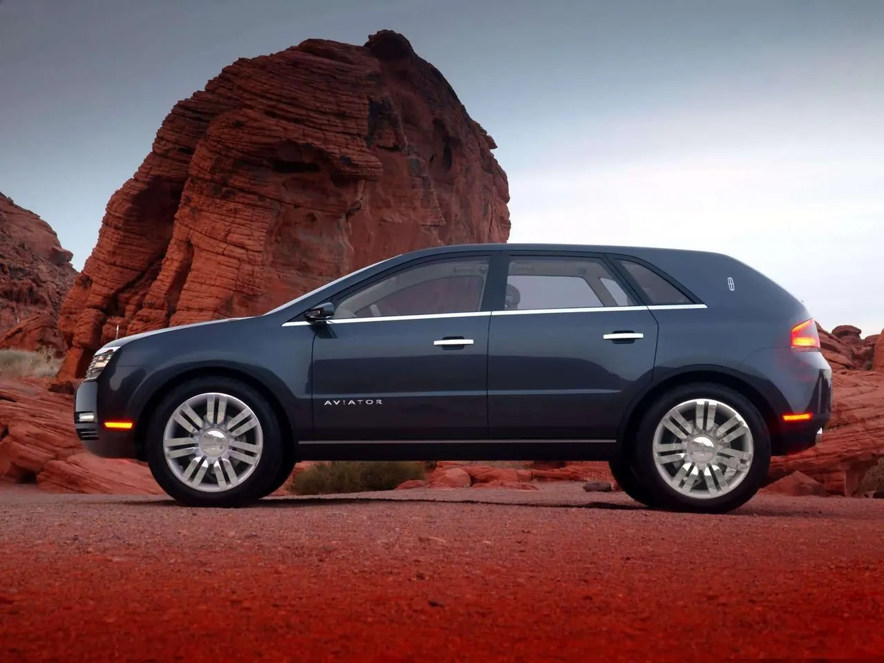 Lincoln Aviator Concept (2004) – boční profil