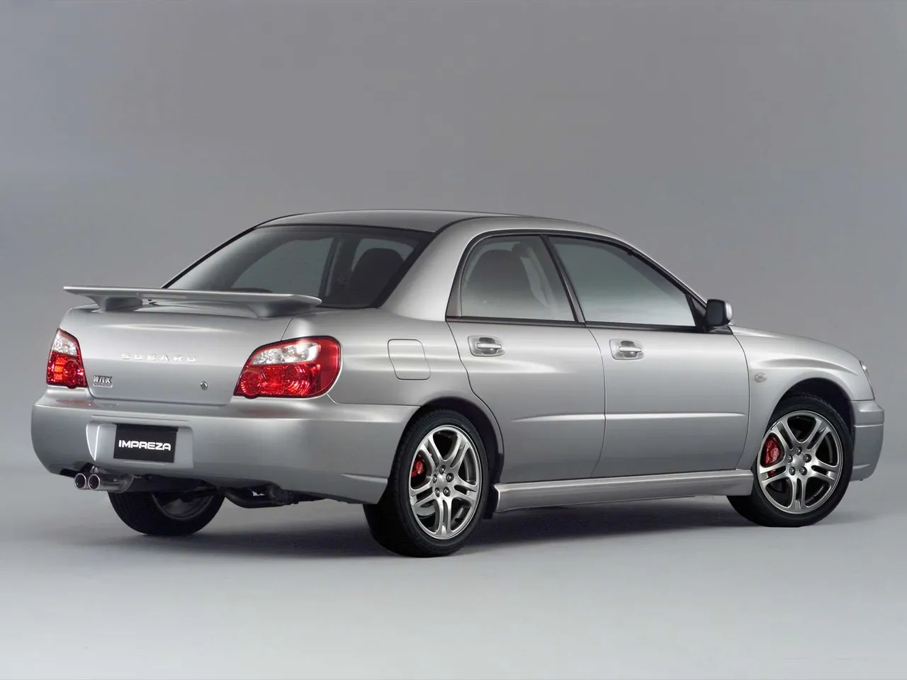 Subaru Impreza Sedan WRX (2004) – zadní tříčtvrteční pohled