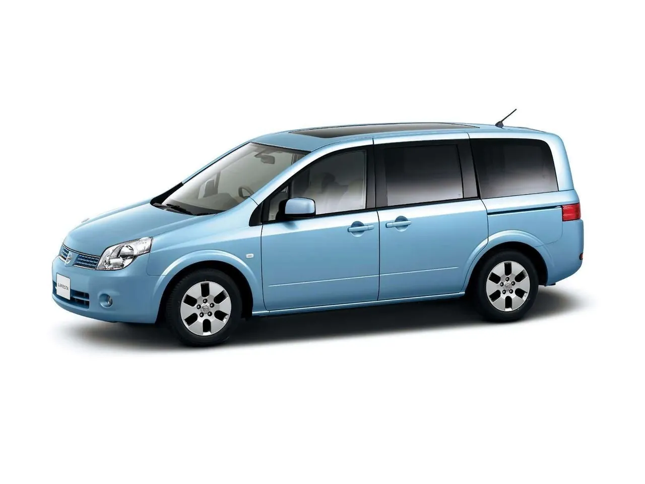 Nissan Lafesta (2005)