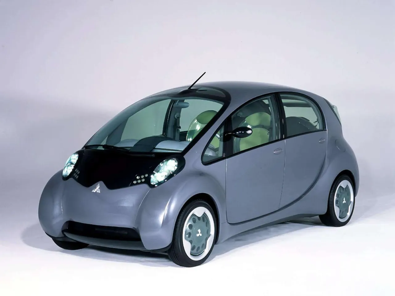 Mitsubishi i Concept (2003)