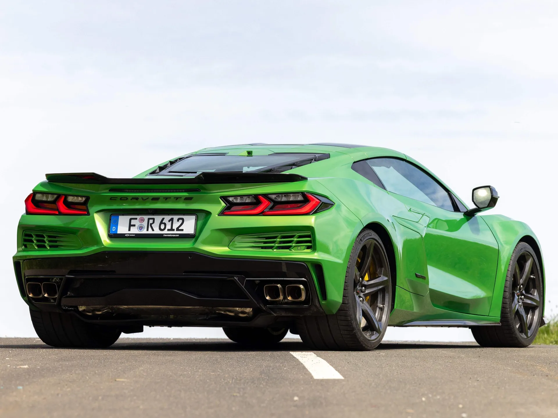 Chevrolet Corvette E-Ray [EU] (2026) – zadní tříčtvrteční pohled