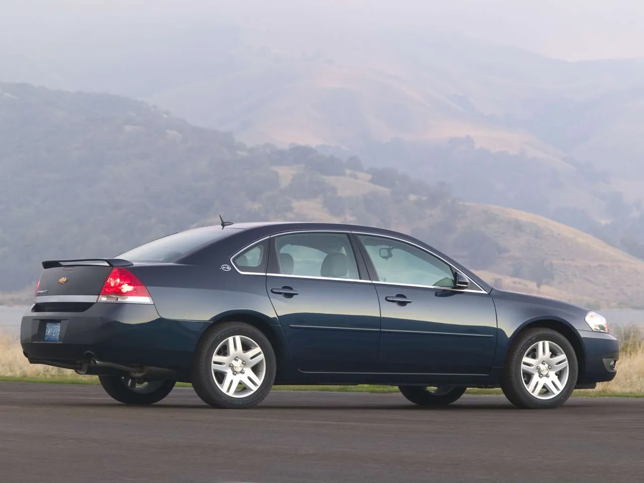 Chevrolet Impala (2006) – zadní tříčtvrteční pohled