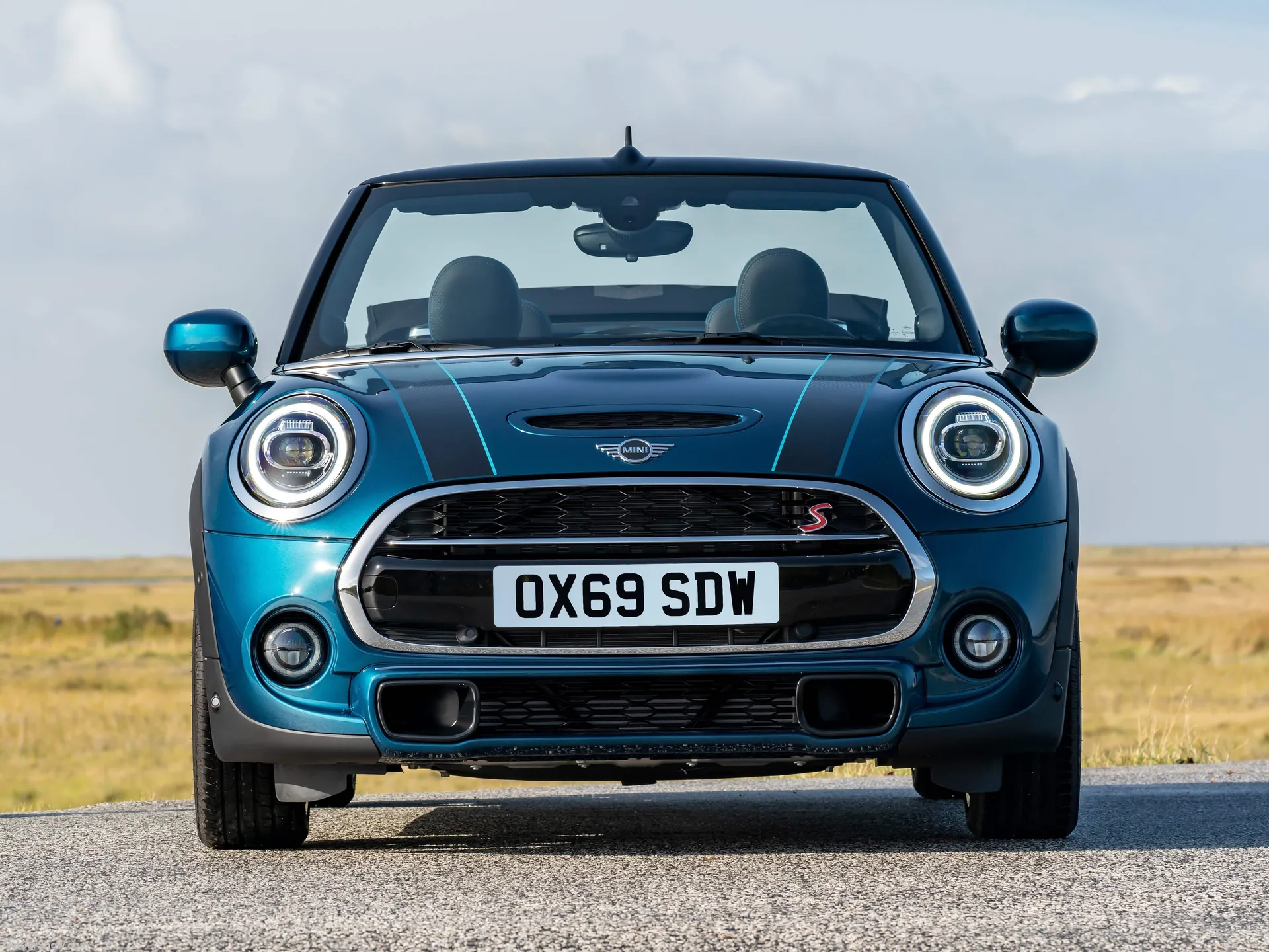 Mini Convertible Sidewalk Edition (2020) – zepředu