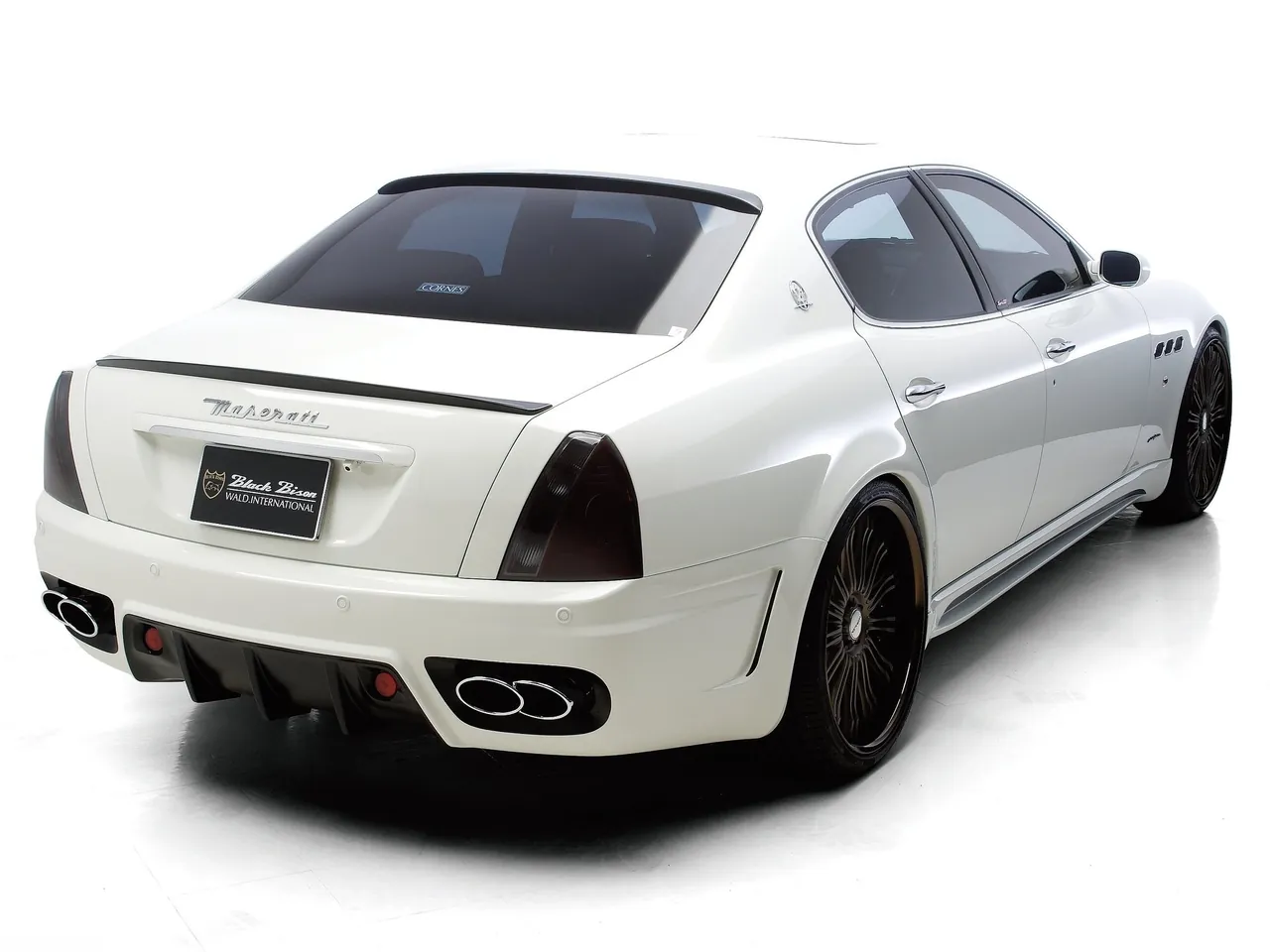 Wald Maserati Quattroporte Black Bison (2007) – zadní tříčtvrteční pohled