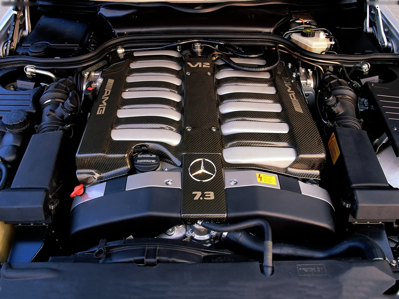 Mercedes-Benz SL73 AMG (1999) - Engine Bay