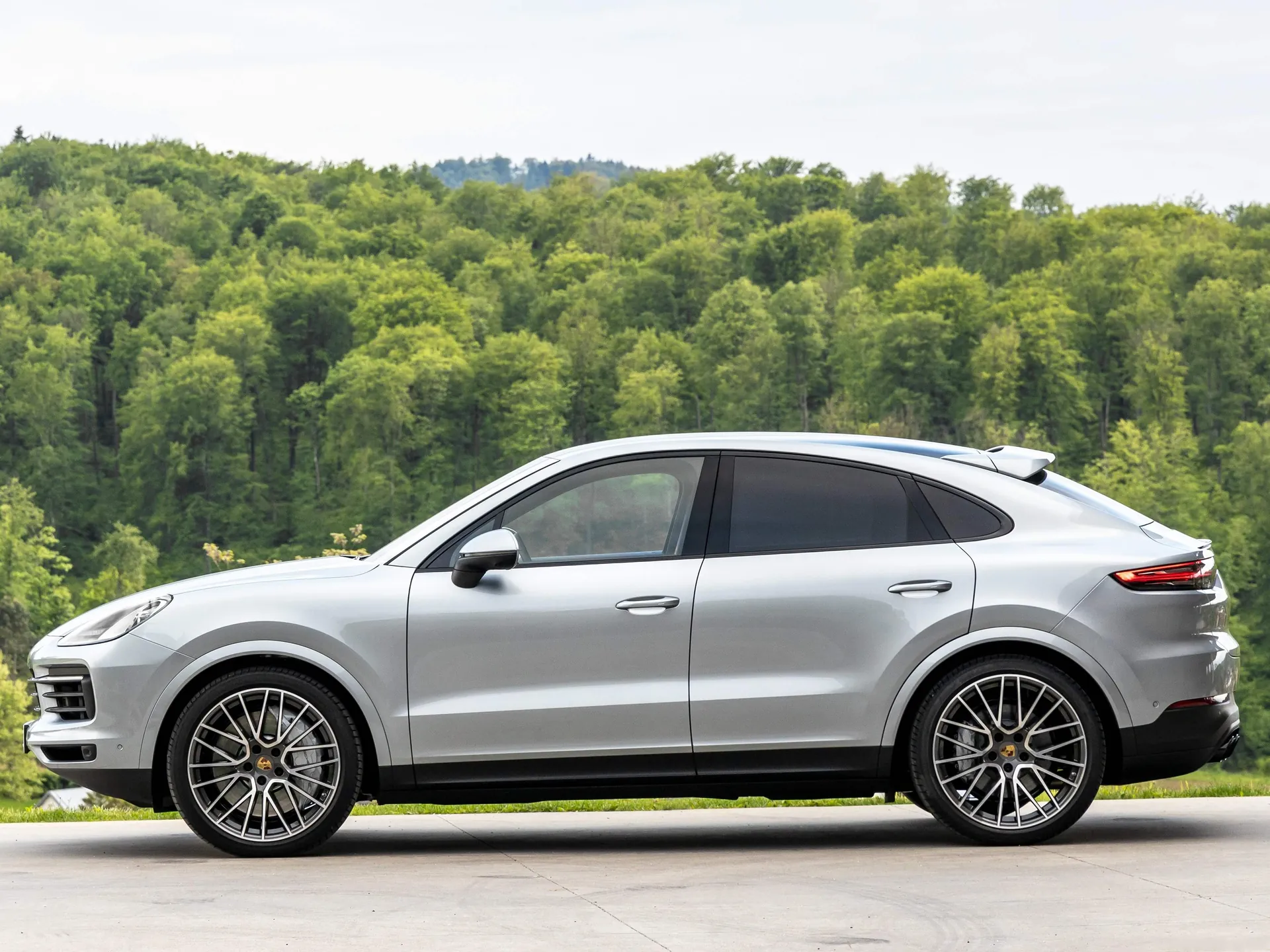 Porsche Cayenne S Coupe (2020) – boční profil