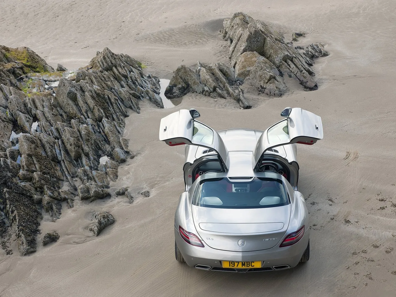 Mercedes-Benz SLS AMG [UK] (2011) – zezadu