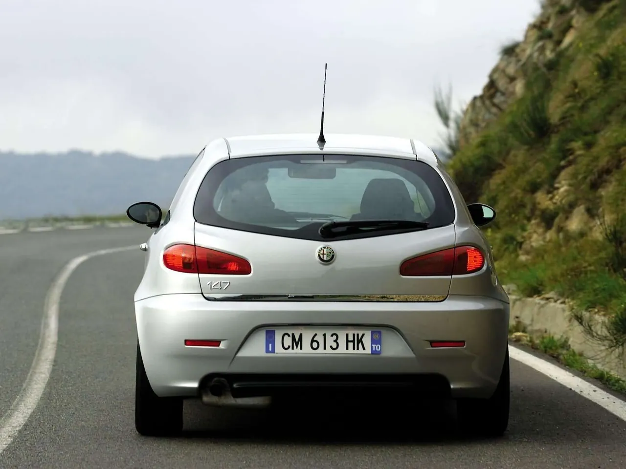 Alfa Romeo 147 3door (2004) – zezadu