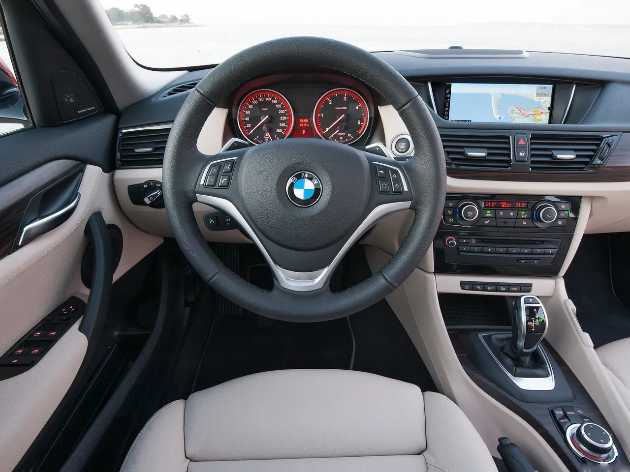 BMW X1 (2013) – interiér