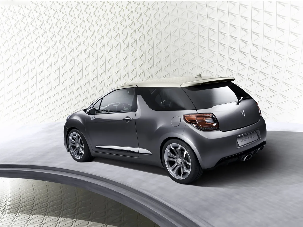 Citroen DS Inside Concept (2009) – zadní tříčtvrteční pohled