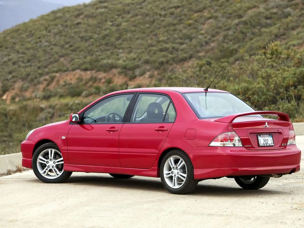 Mitsubishi Lancer Ralliart (2004) – zadní tříčtvrteční pohled