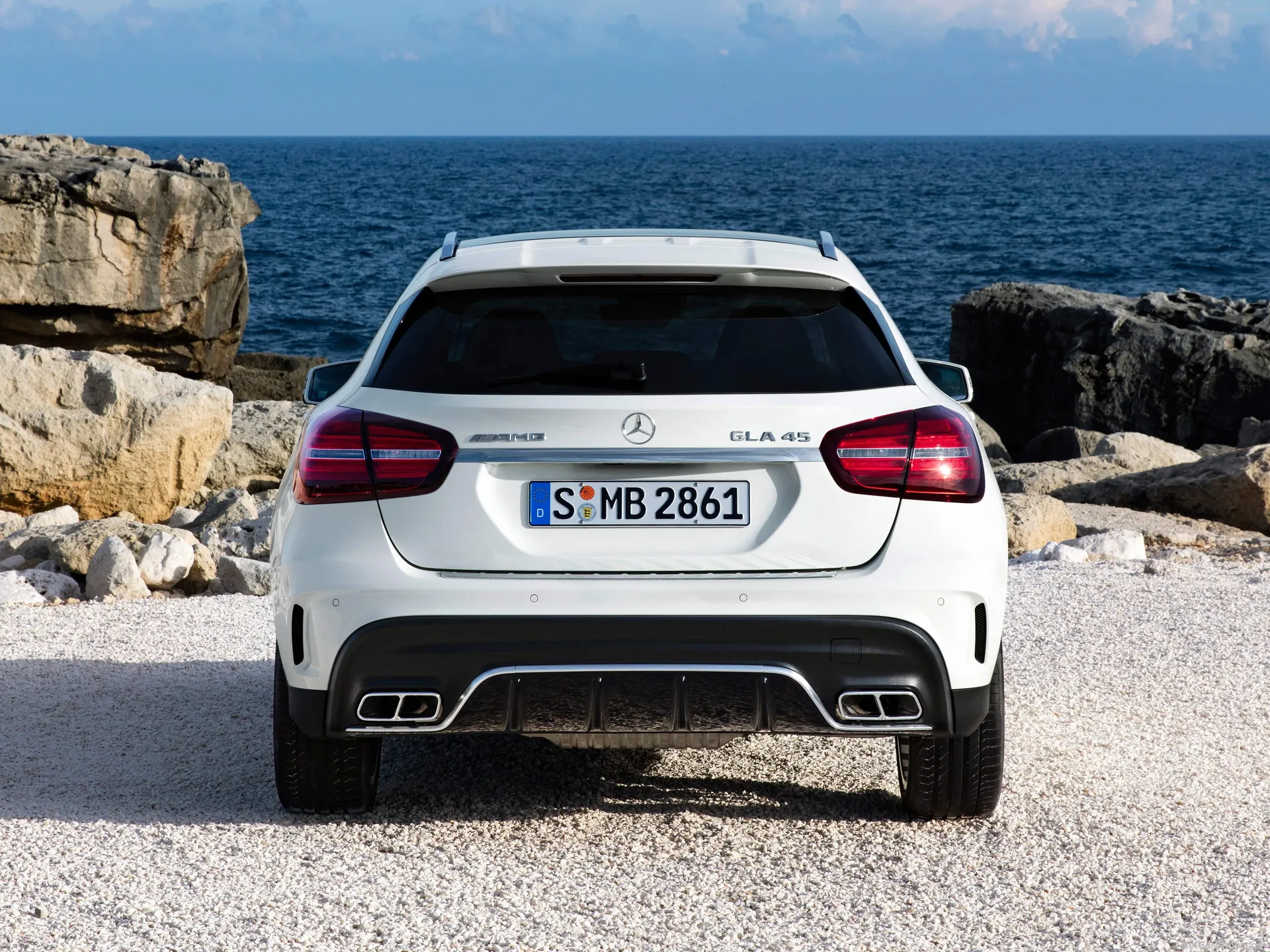 Mercedes-Benz GLA45 AMG (2018) – zezadu