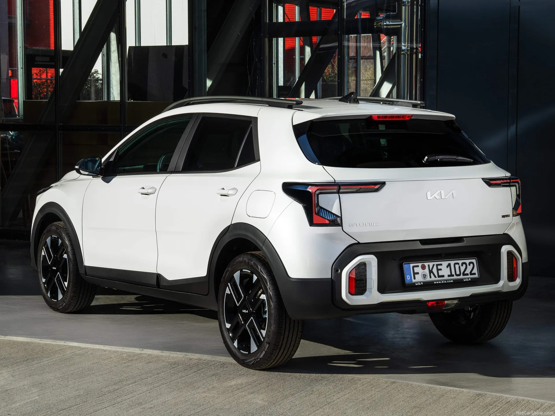 Kia Stonic (2026) – zadní tříčtvrteční pohled