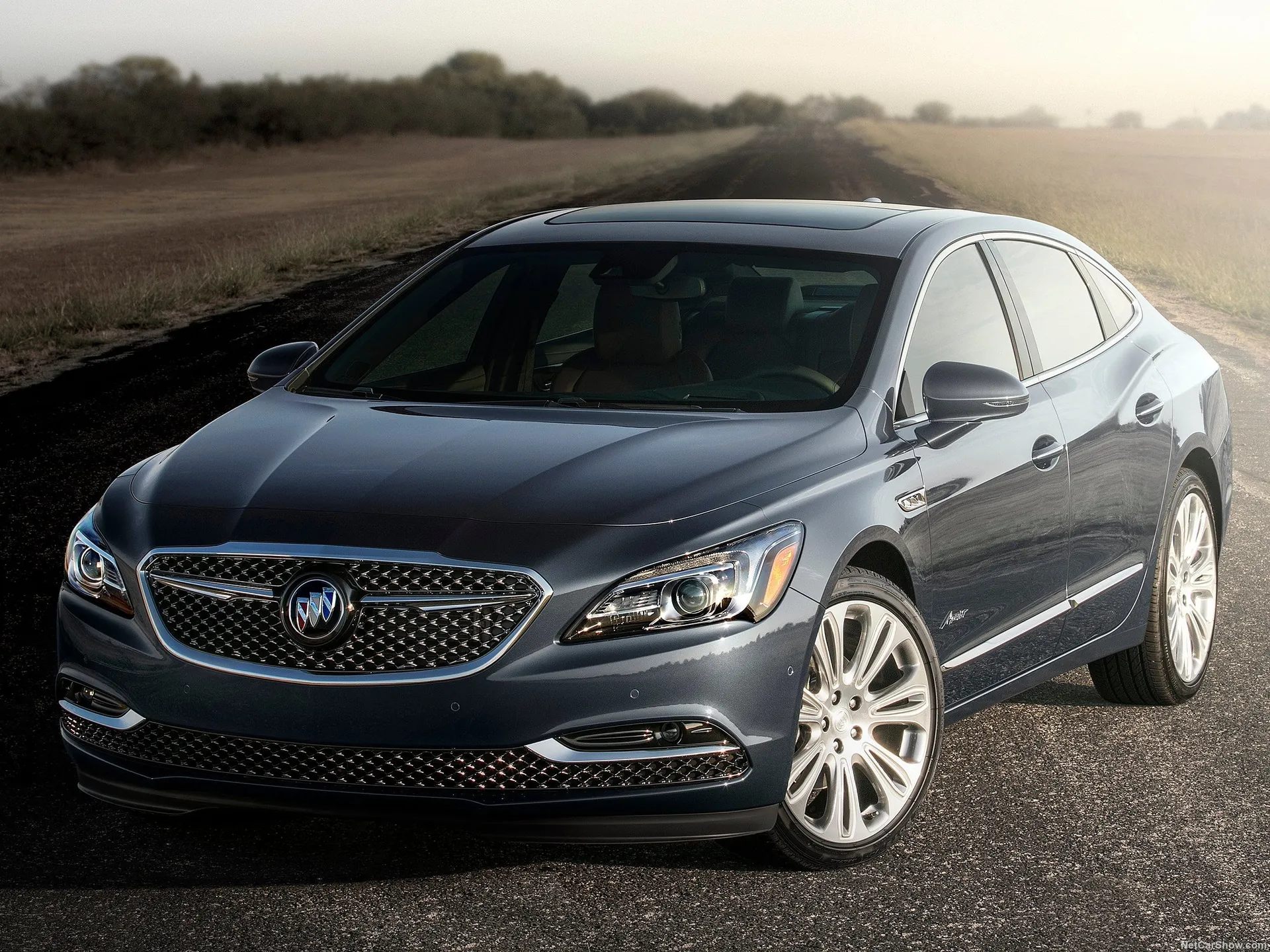 Buick LaCrosse Avenir (2018)