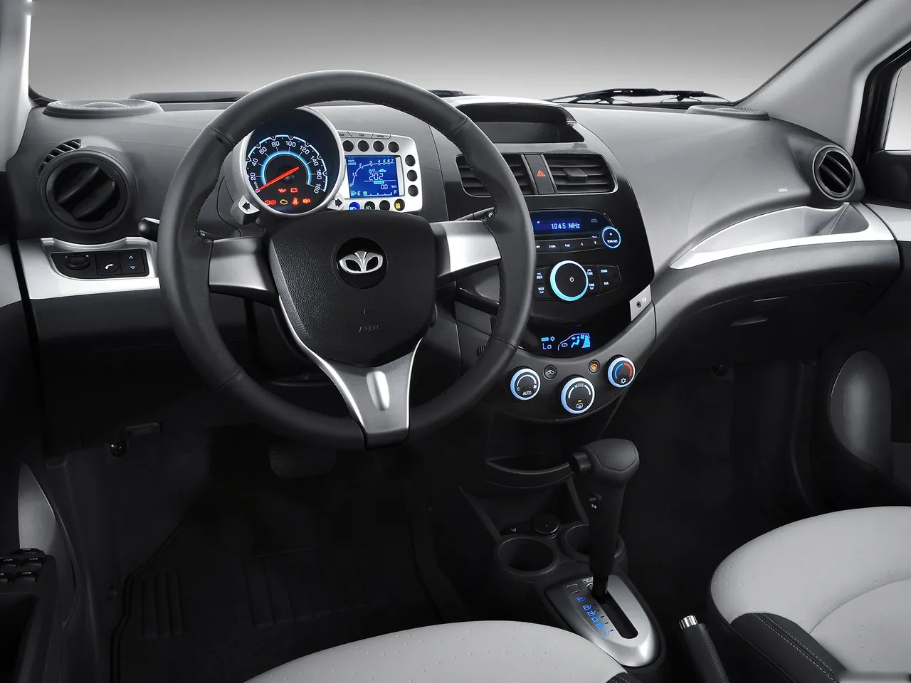 Daewoo Matiz Creative (2010) – interiér