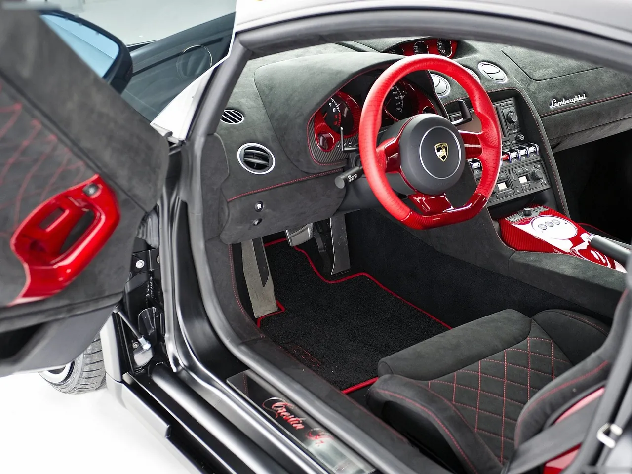 Hamann Victory II (2010) – interiér