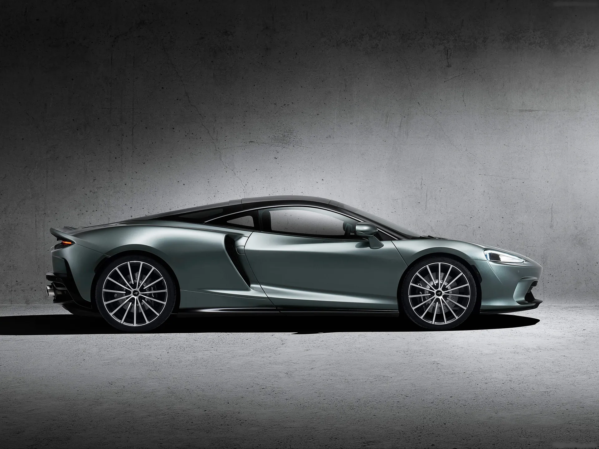 McLaren GT (2020) – boční profil